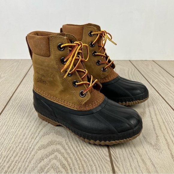 Sorel Youth Cheyanne ii Lace Leather Boots Youth Size 2 Elk (tan) Black $90 - Picture 1 of 9
